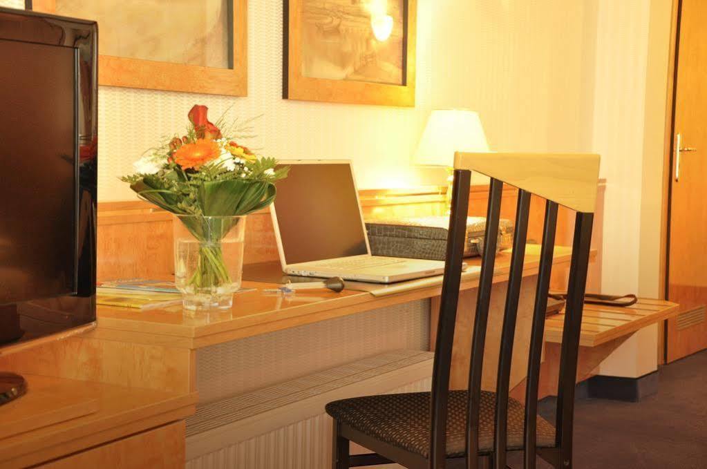 Hotel Celina Niederrheinischer Hof Krefeld Esterno foto
